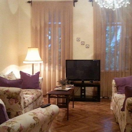 Marinas Guesthouse Kobuleti Extérieur photo