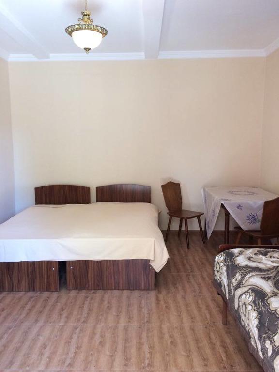 Marinas Guesthouse Kobuleti Extérieur photo
