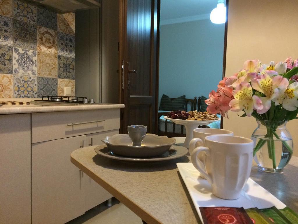 Marinas Guesthouse Kobuleti Extérieur photo